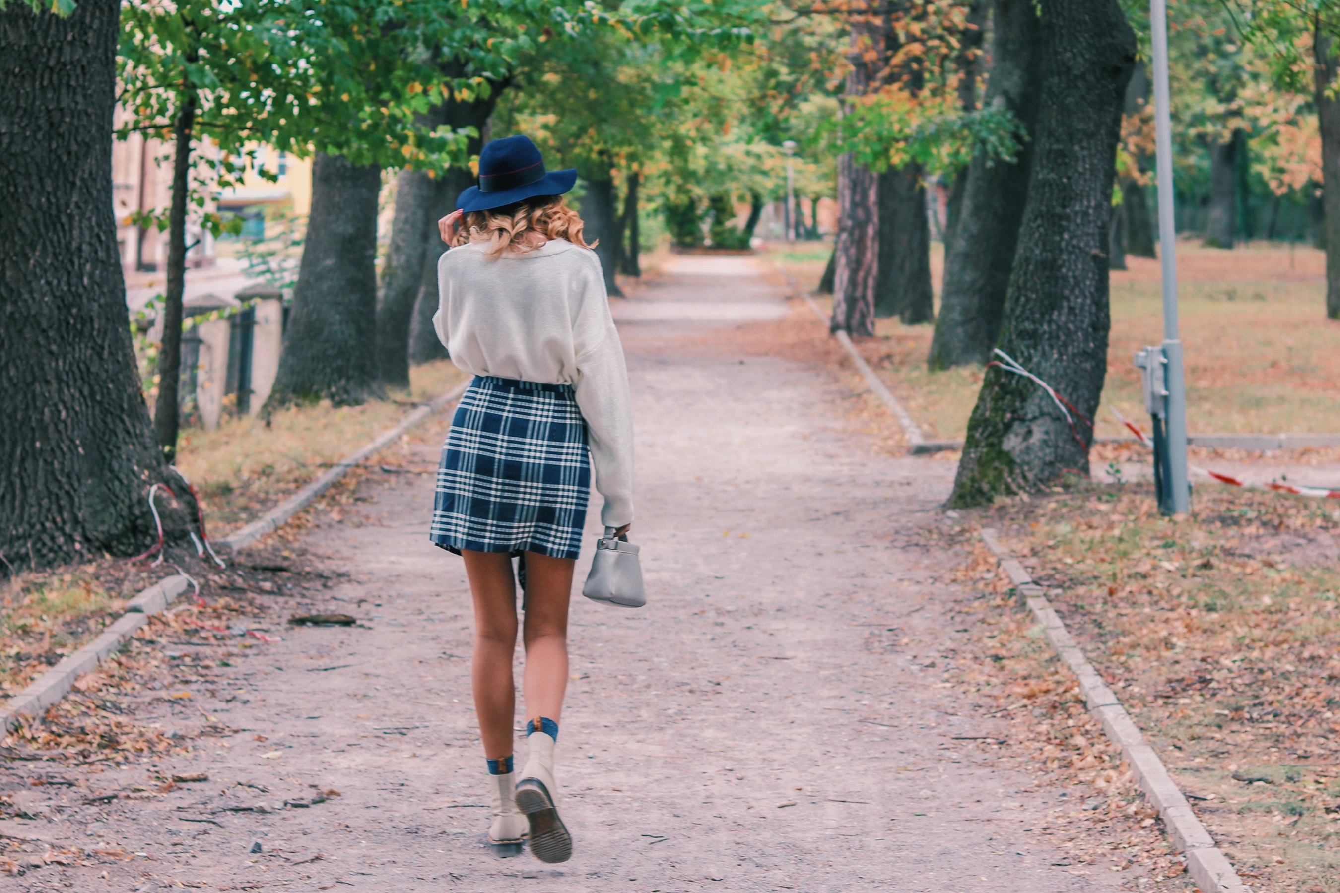 Autumn Outfit Oversize Sweater Zara Mini Plaid Skirt Dr Martens