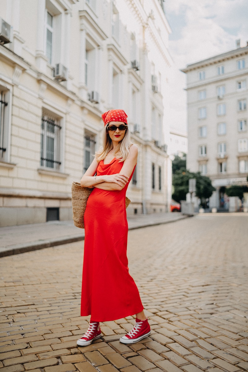 red-slip-dress-zara-converse-sneakers-bandana-outfit