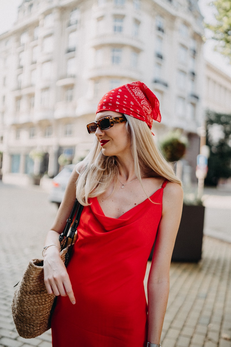 red-slip-dress-zara-converse-sneakers-bandana-outfit